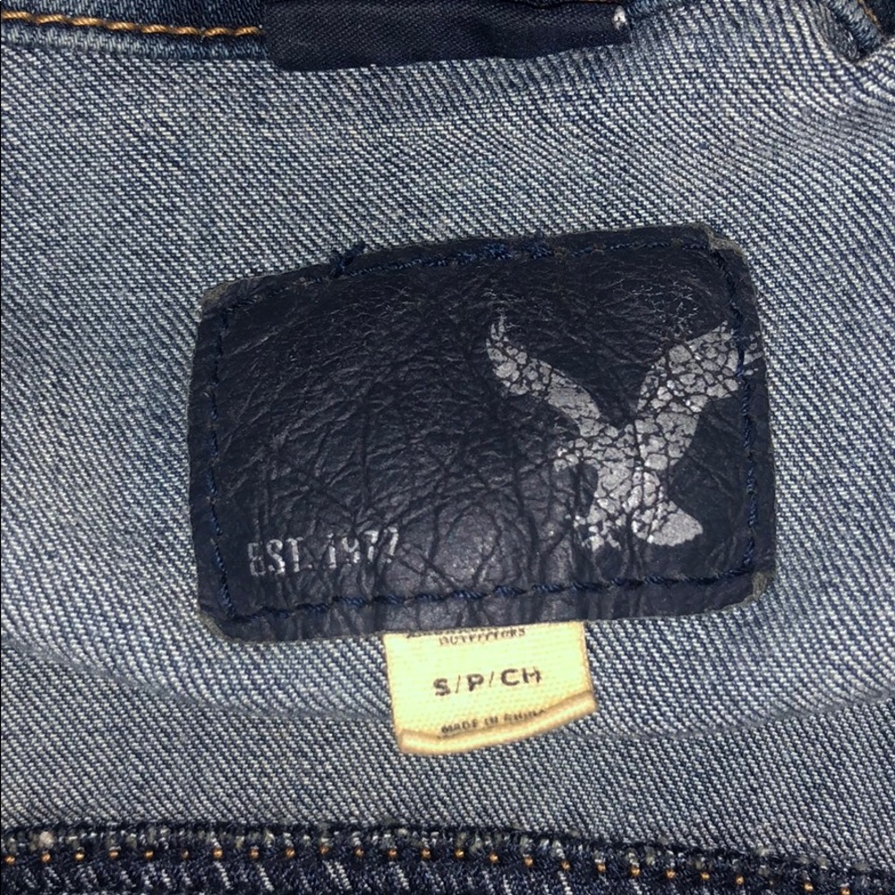 Distressed jean jacket - Picture 3 of 3